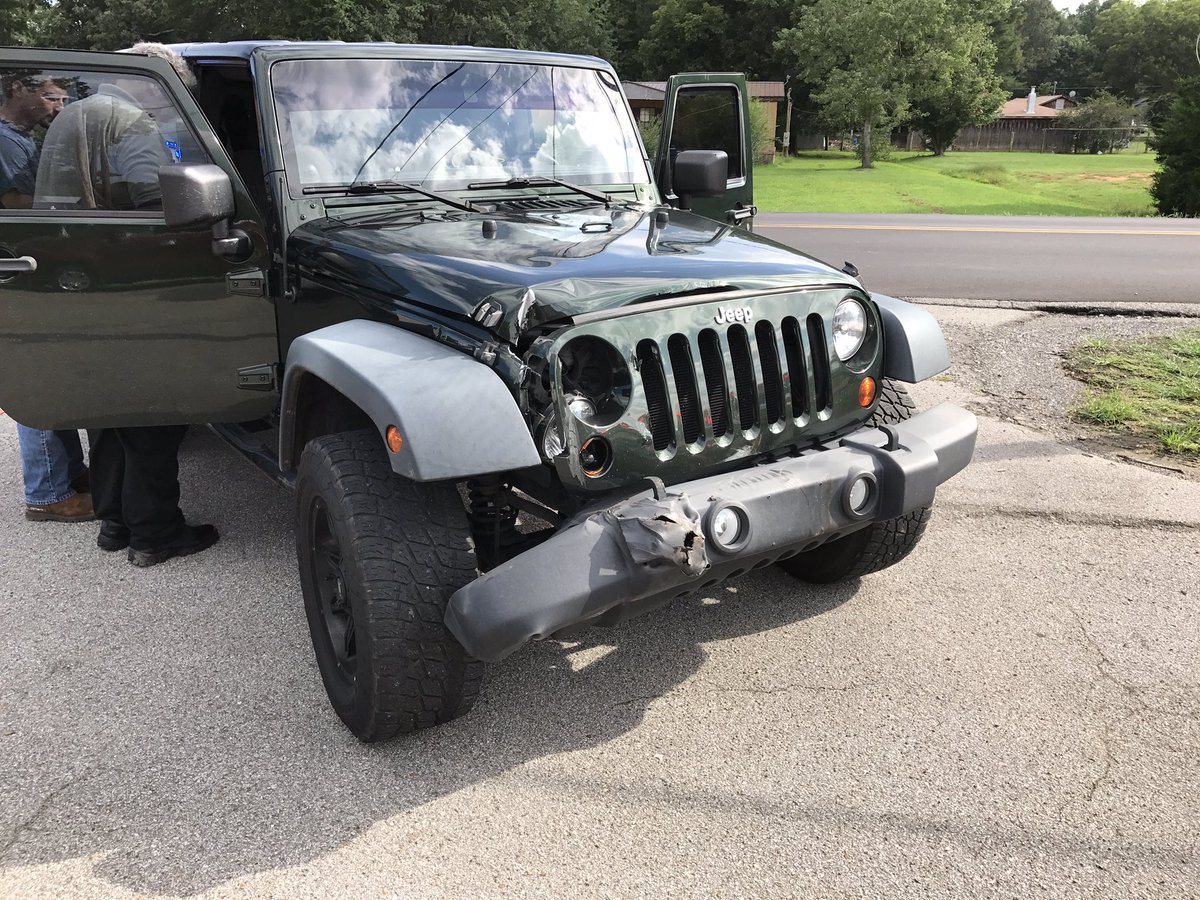 Keybo4AU's tweet photo. Well...ins decided yesterday its a total loss. #FrameDamage 😢Time to get shopping olllllllo 😁@KricketJeeper @LINEX_JP @THEJeepMafia https://t.co/Z6yskuQgdW