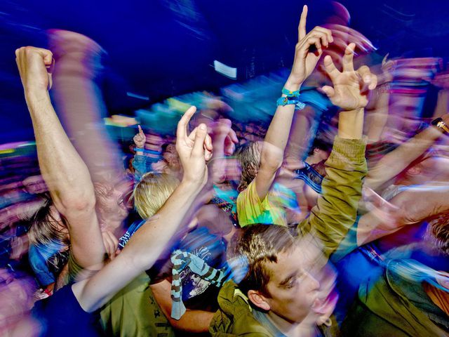 nrc's tweet image. Zin in Lowlands? NRC tipt alvast negen acts, van Solange tot Flume.  nrc.nl/nieuws/2017/08…