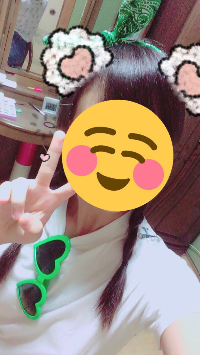 NEWAGEYuka's tweet photo. 8月27日��参戦します！
多分親がいるので話したりとかできないかも😭😭
参戦服のしときます！
((上はライブTシャツきます🙌 https://t.co/XxphWYNYHY