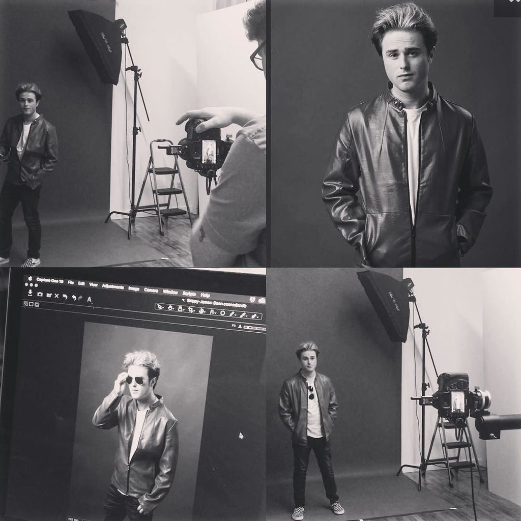 Almost_July's tweet image. Lucky to have @stevewalterphoto as friend and photog 📸
🎞
🎞
#newmusic #photoshoot #summer2017 #tbt #newsingle #news… ift.tt/2fOzVp5