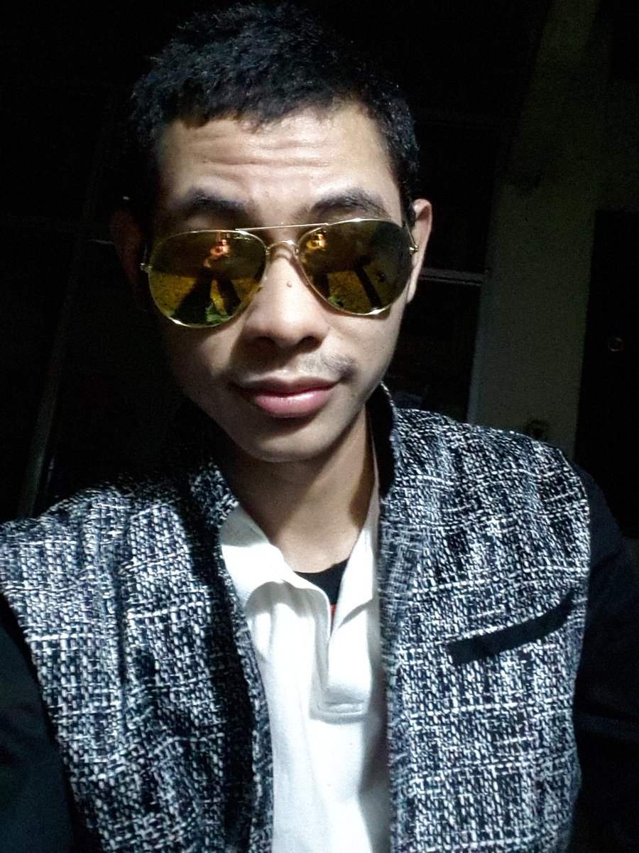 YGemuk2's tweet photo. Bingung antara dangdut apa pop dua2 ku suka klo aq ambil pop cirikhas goyangn q hilang harus gnti nama buat embel2 tapi demi karir smoga ??? https://t.co/QClzB1UiDw