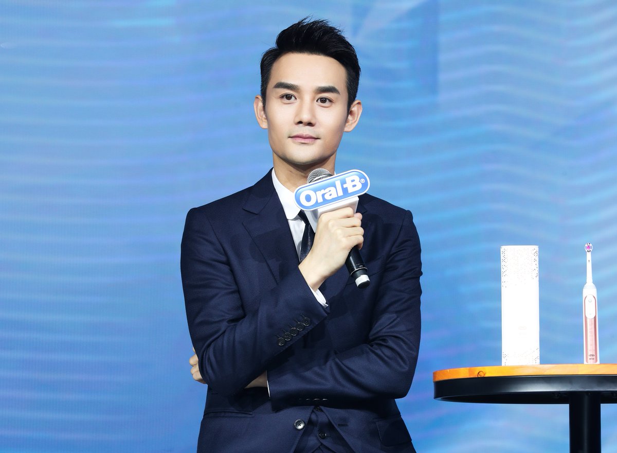 Wang Kai for an Oral B promotion event. More photos here + link to the charity fundraiser  wangkaiinternational.com/2017/08/17/kkw… #王凯 #WangKai #KKWStyle