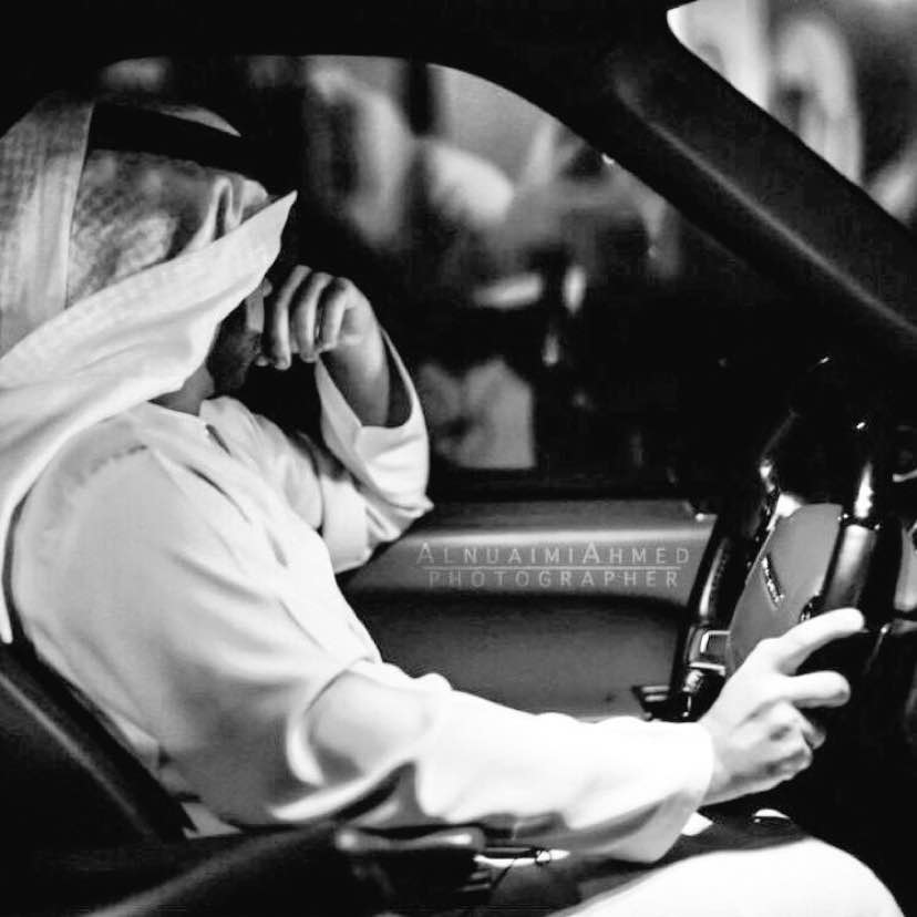 هات من احساس الوله بس بيتين
واجيك من طيب الاحاسيس شاعر
في ضلعي  الأيمن غيوم و بساتين
وفي ضلعي الأيسر حصاد المشاعر..