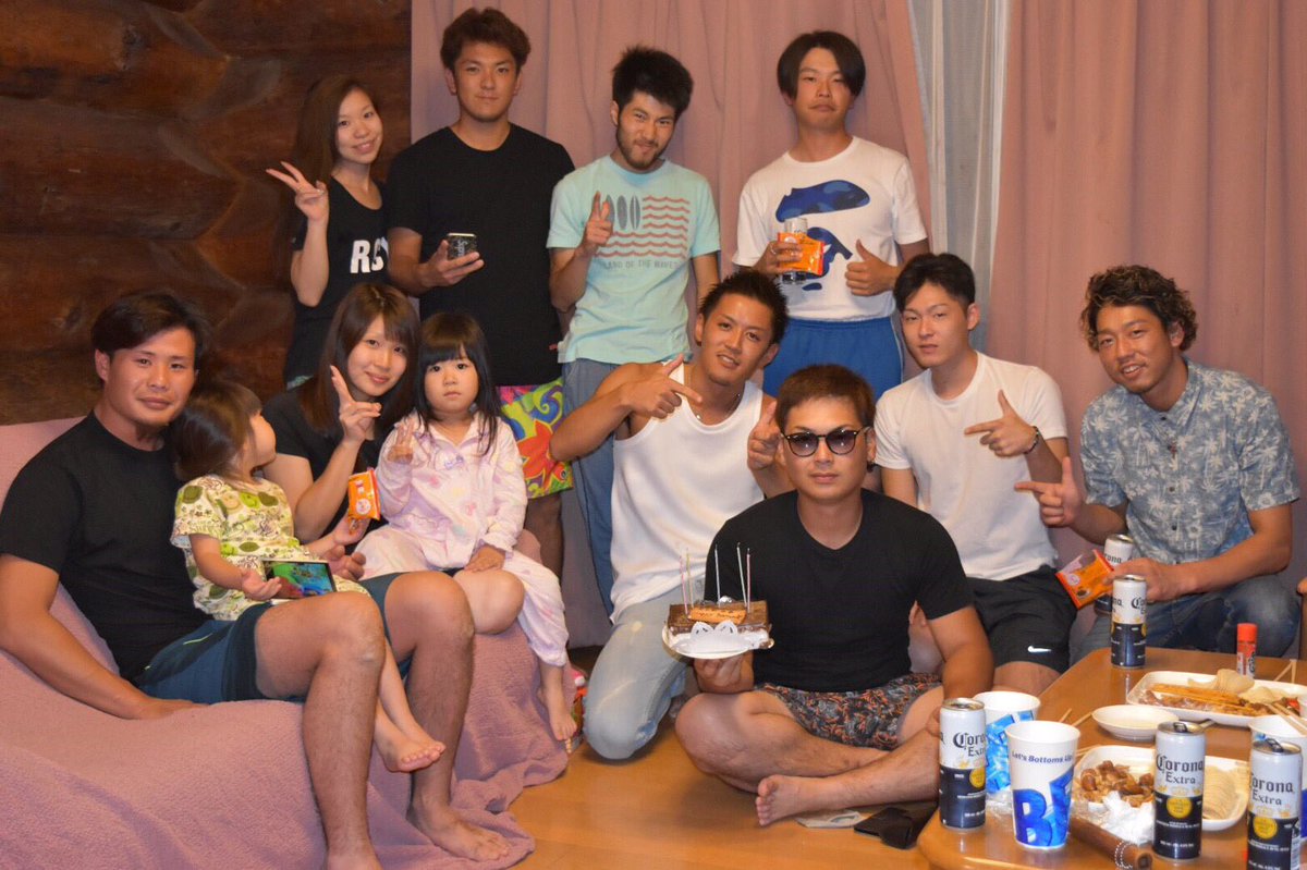 HQ0007's tweet photo. 今日は修平の誕生日で明日は拓の誕生日🎂🎉 2人とも最高な仲間なんでみなさん祝ってあげてください🙇🏼🙌🏽 https://t.co/Uh12x1IiAF