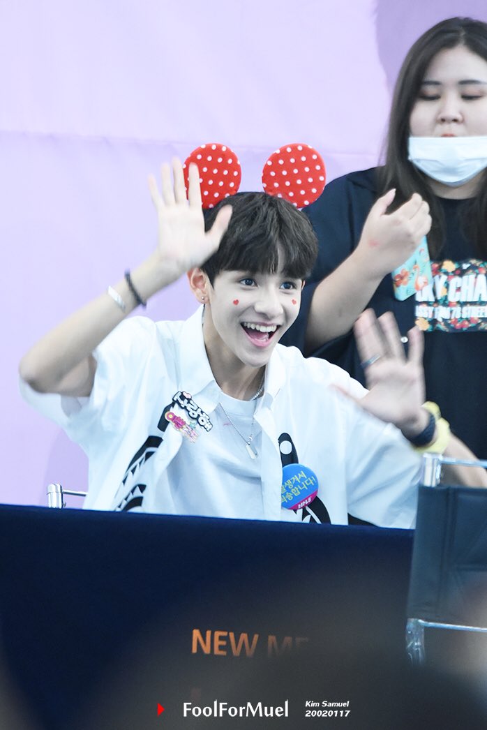 bintangyook's tweet photo. KIMSAMUEL_INTL: RT zhdannie: 170812
Always keep smiling bravepunch0117
#김사무엘 #사무엘 #KimSamuel #Samuel #식스틴 #SIXTE… https://t.co/SyQY0fxWGL