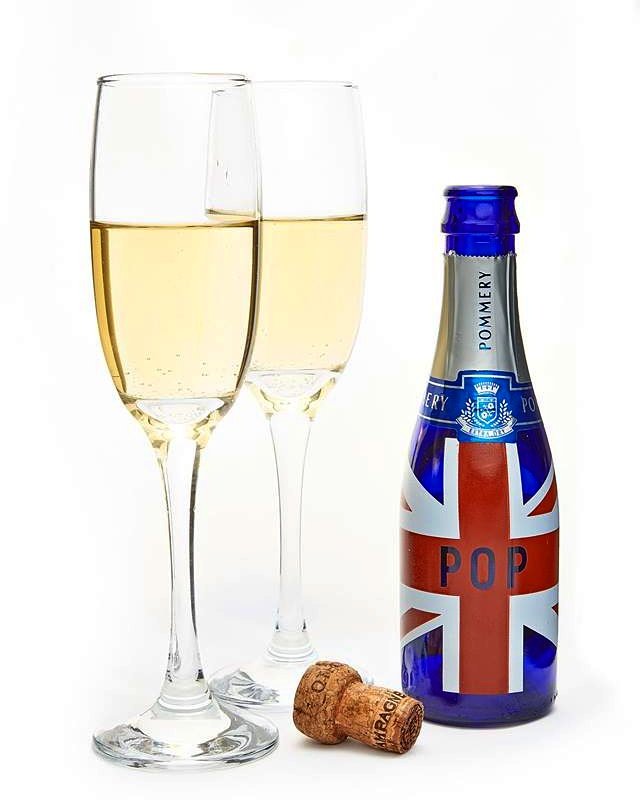 Snap your view from the Skyline&amp;upload it to FB or Instagram to win a Champagne Flight for 2 or round of Pirate Golf! #jurassicskylinephoto