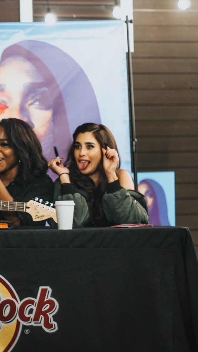 thefifthfaith's tweet photo. #PreSave5h #Vote5HForVMAs babyyyyy https://t.co/FcOgmfSXOa
