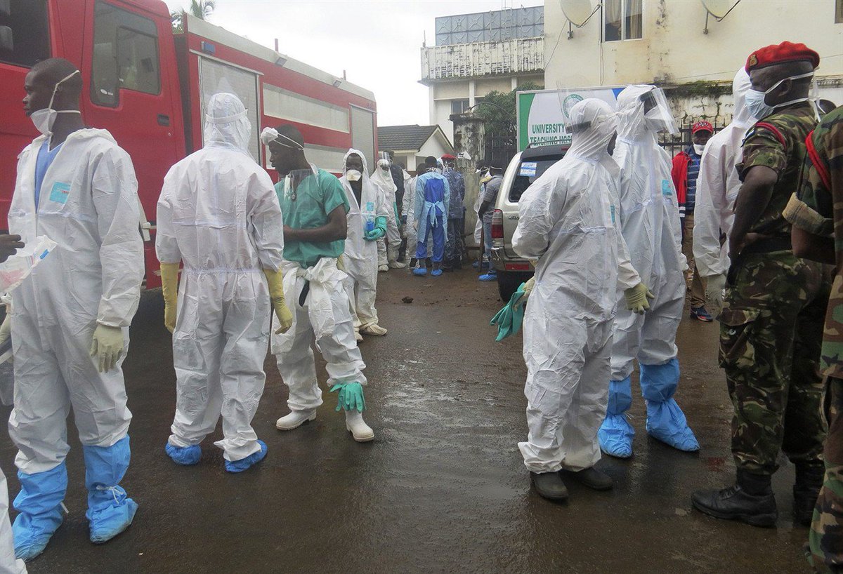 Burials continue after deadly Sierra Leone mudslides  bit.ly/2uT0v37 https://t.co/ffdjHqdNAo