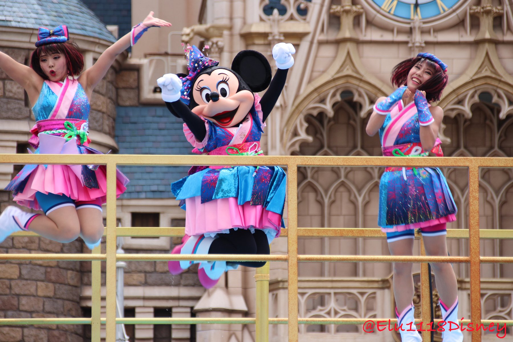 Eluさんはtwitterを使っています 燦水 サマービート ミニーちゃんとダンサーさんのジャンプ 1人遅れてるよｗ Disney Tdl ディズニー夏祭り 燦水サマービート ミニーマウス ディズニーダンサー T Co Mkcwvlrx5e Twitter