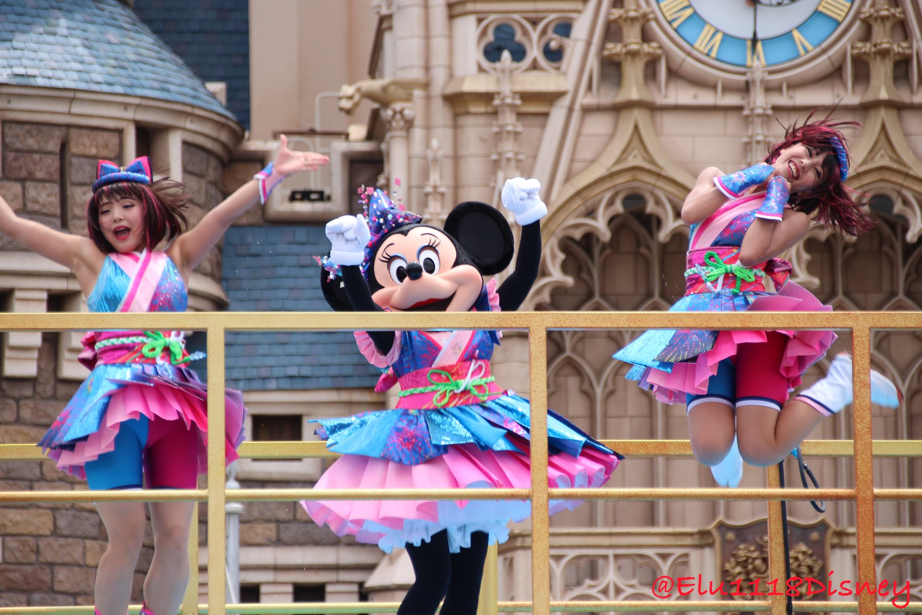 Eluさんはtwitterを使っています 燦水 サマービート ミニーちゃんとダンサーさんのジャンプ 1人遅れてるよｗ Disney Tdl ディズニー夏祭り 燦水サマービート ミニーマウス ディズニーダンサー T Co Mkcwvlrx5e Twitter