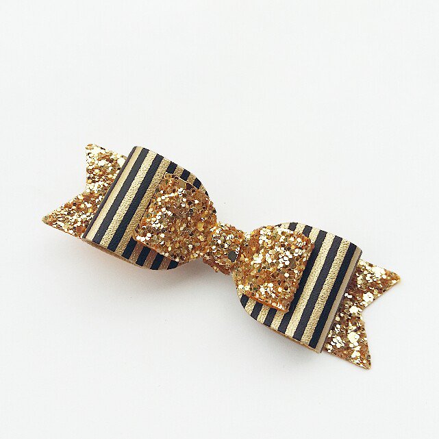 libbysbows's tweet image. #bahhumbug #bow #clips #availablenow to order.
libbysbowsshop.tictail.com

#goldglitter #fauxleather #blackandgold 
#hair #HandmadeHour