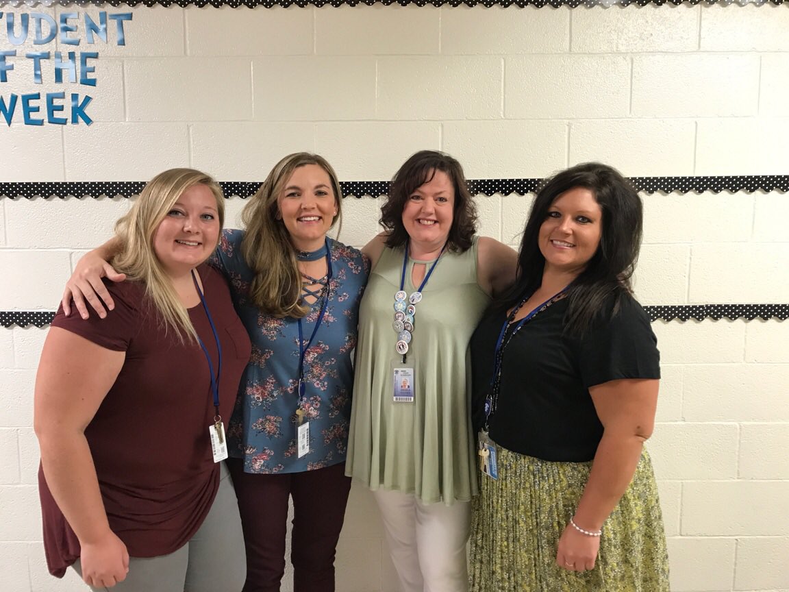 FogleDisney5's tweet photo. We had the most amazing first day of school at Disney Elementary. I love my Fifth Grade Team ❤️#fabfith #disneydolphins #kidconnected https://t.co/wd1t5S7y1R