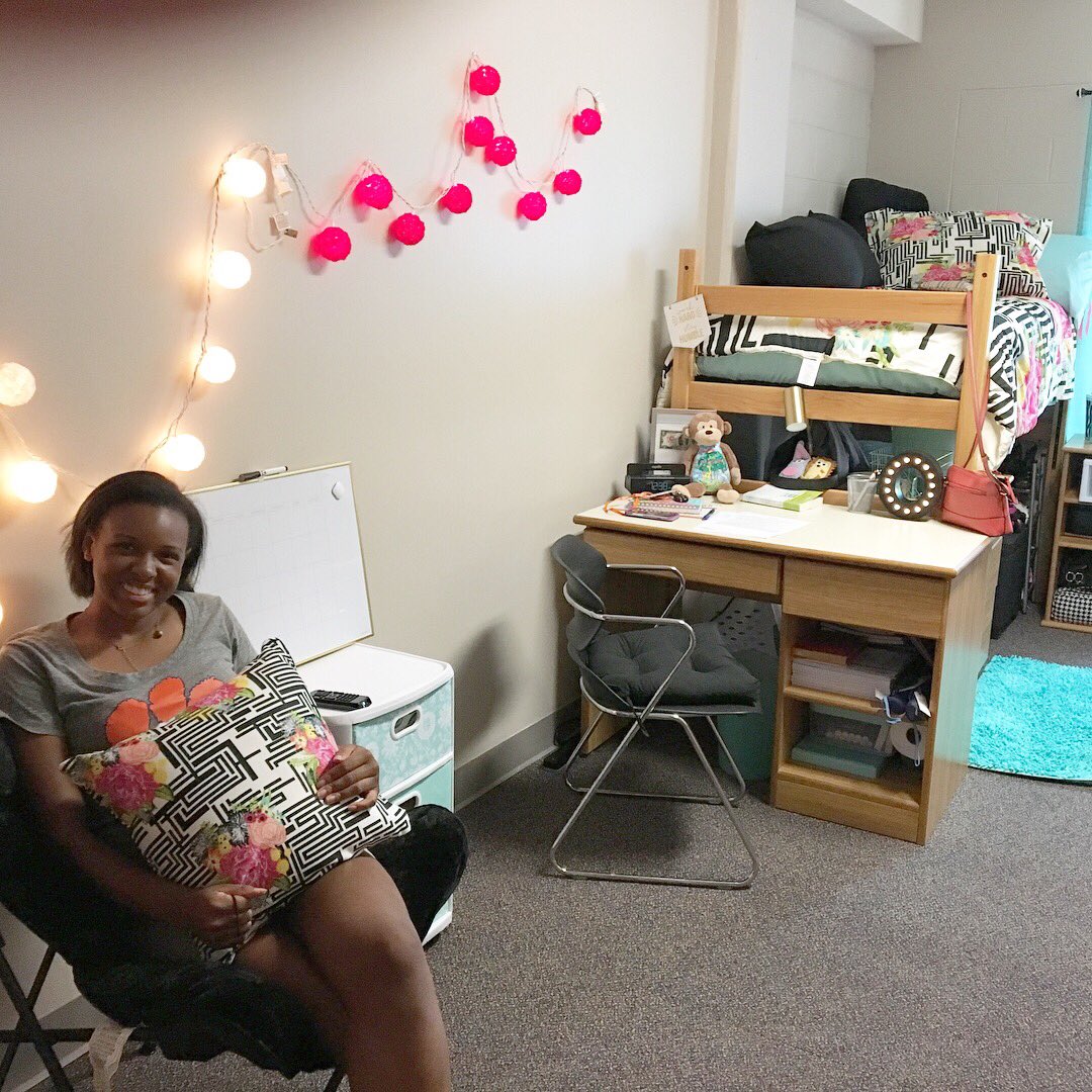 CrystalLoynes's tweet photo. We moved @olivi_ahh14 to @ClemsonUniv yesterday! #Clemson21 #IMPACT #CONNECTIONS 🐯 https://t.co/tSOX9rEhCJ