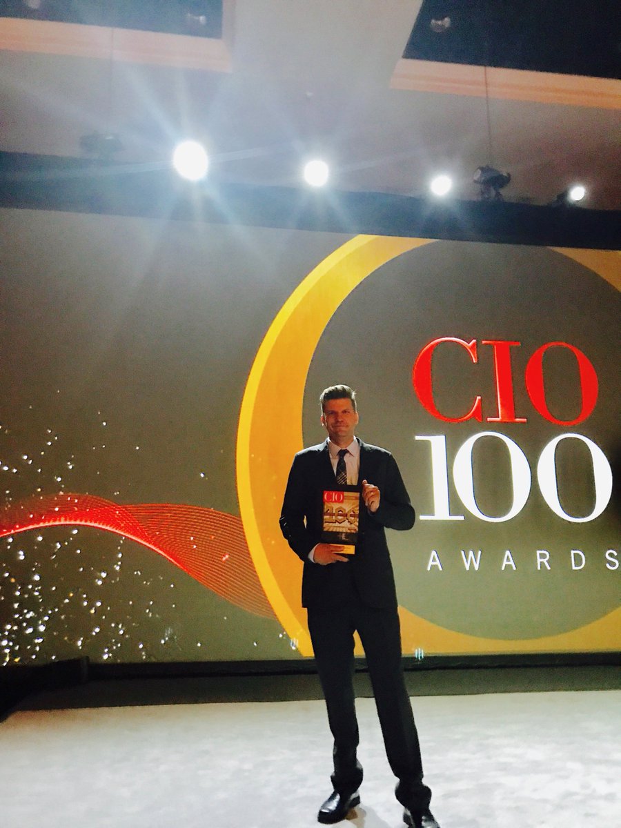 GSKUS's tweet photo. What an honor it was to join the top 100 companies listed by @CIOonline last night! Congrats to our US Pharma IT team &amp; US CIO @mattlasmanis https://t.co/xTLtwj58eB