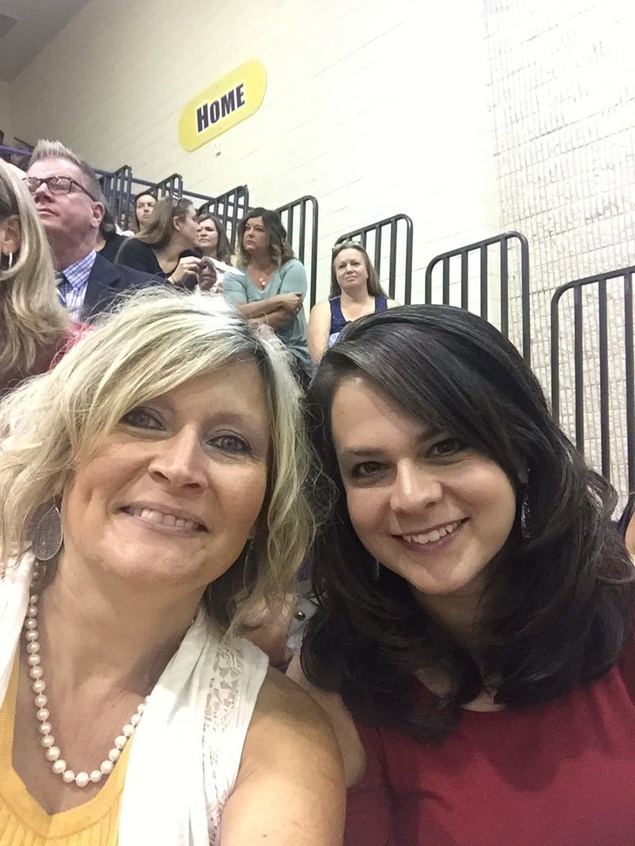 LesaRThomas's tweet photo. Reunited and it feels so good!! Lol #scscoreforall https://t.co/rTWtHHm9Dl