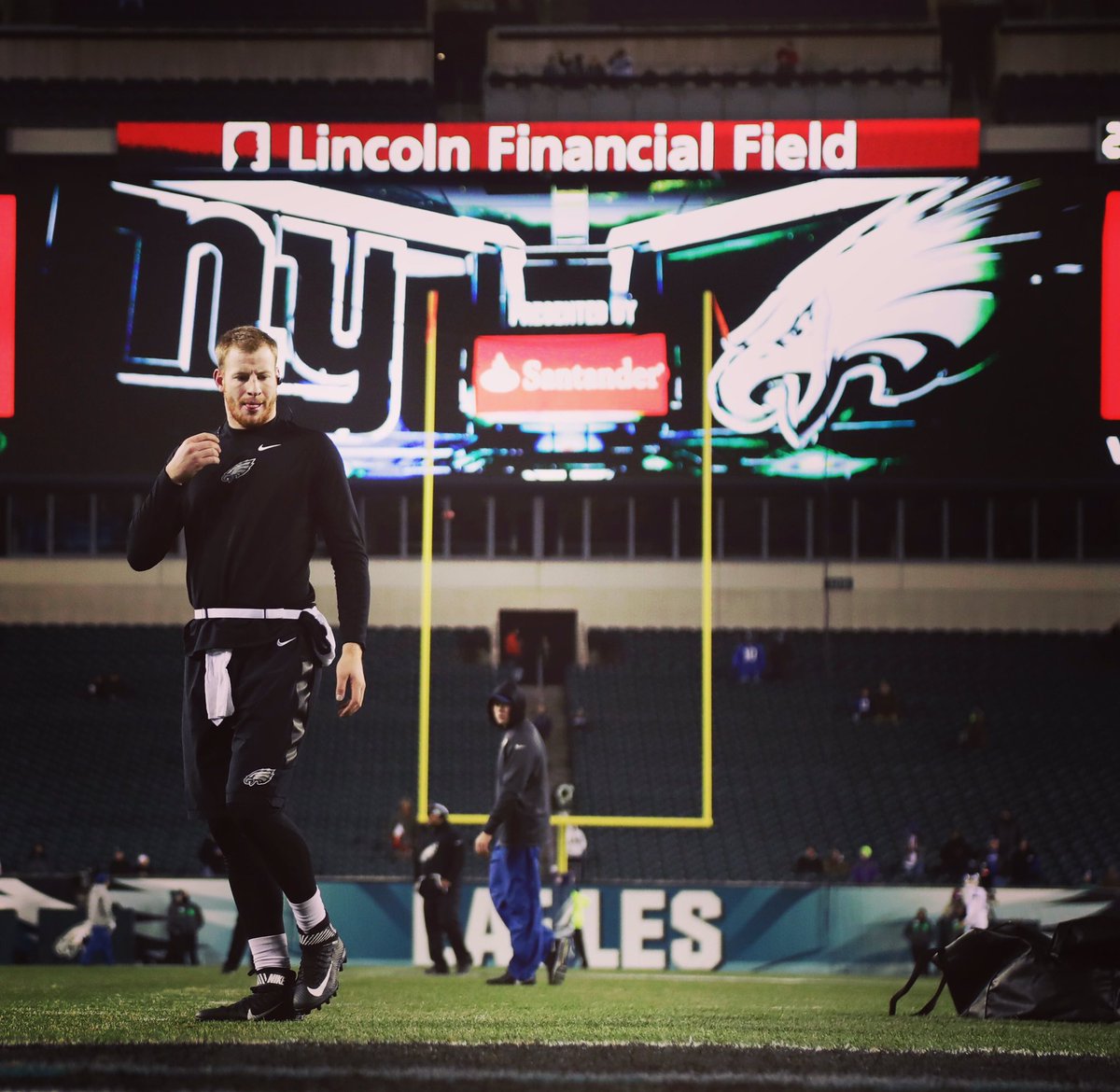 cj_wentz's tweet photo. Great to be back home at the Linc tonight! Nothing like playing in front of our fans! #flyeaglesfly #AO1 https://t.co/h2F702Q6m5