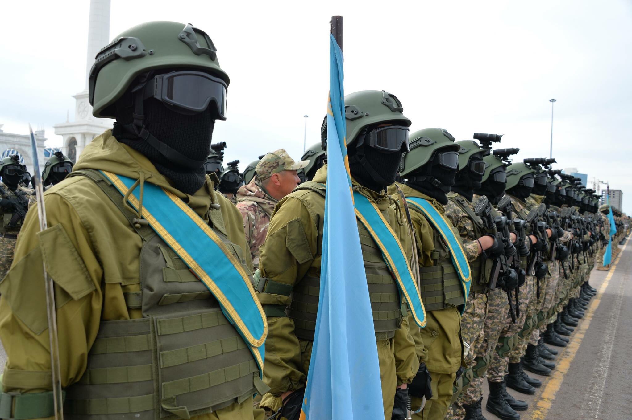 エノキd伯爵 V Twitter かっこいいカザフスタン軍兵士貼っときます