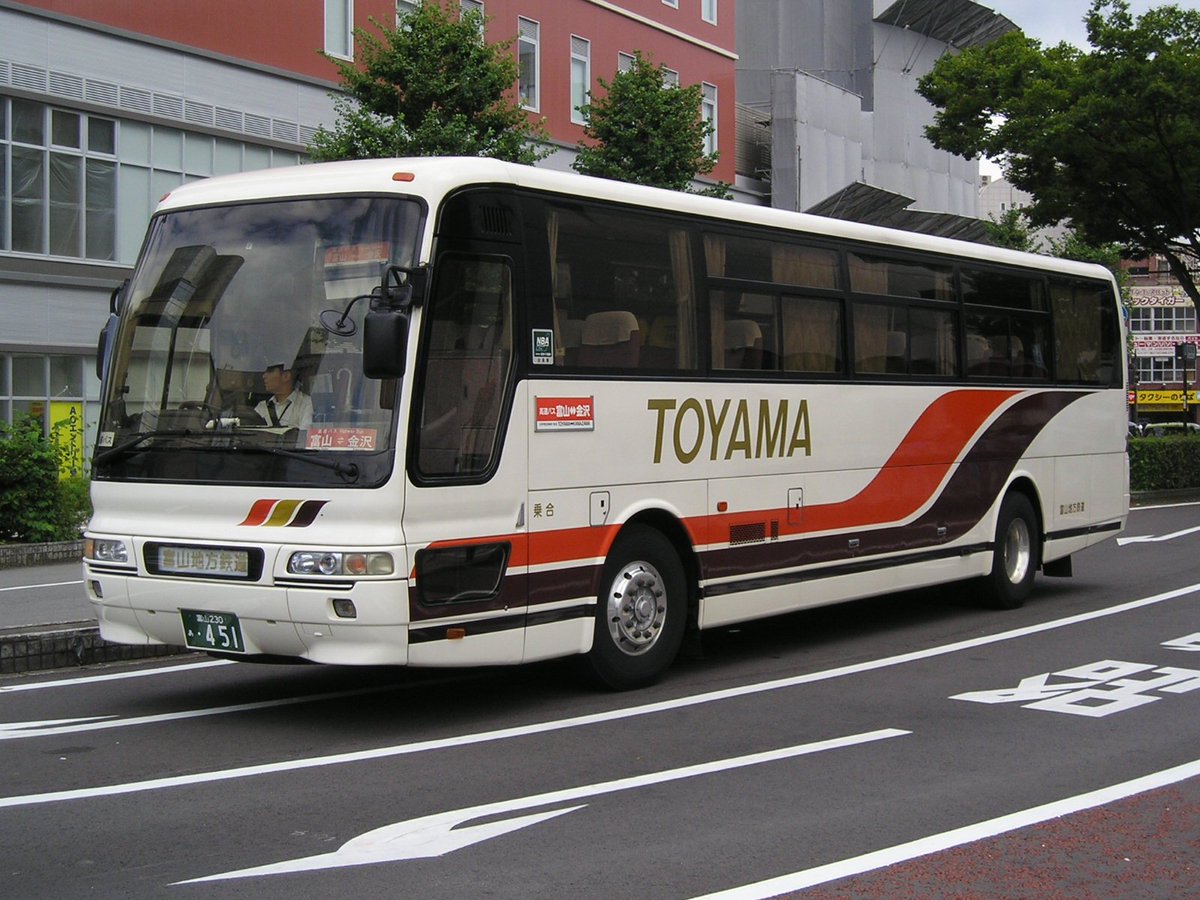 地鉄高速バス 砺波 城端 On Twitter 2017年8月17日 地鉄バス451号 高速バス富山行 金沢駅から乗車して富山駅まで戻りました 地鉄バス762号 高速バス金沢行 地鉄バス453号 特急 神岡行 地鉄観光バス3006号 高速バスのダイソー