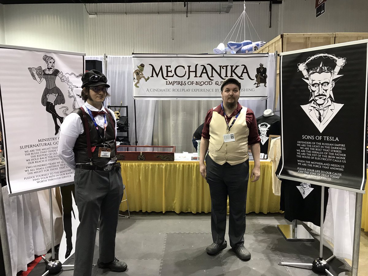 MechanikaWorld's tweet photo. It has begun #booth2857 #gencon50 come see us. #tabletop #lovecraft #rpg #Cthulhu #fae #magic #machines https://t.co/3Q4QIDw9at
