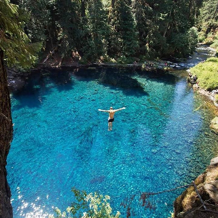relaxedpace's tweet photo. a hot and dusty hike = sparkling rewards. #bluepool #oregon #travel #wanderlust #explore #roadtrip #summer #westco… https://t.co/1mp6bBC83h https://t.co/owlQPoOYGb