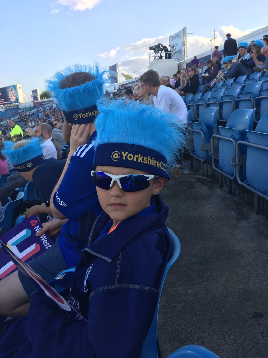 Enjoying his 2nd game of the @NatWestT20Blast 
#YourYorkshire