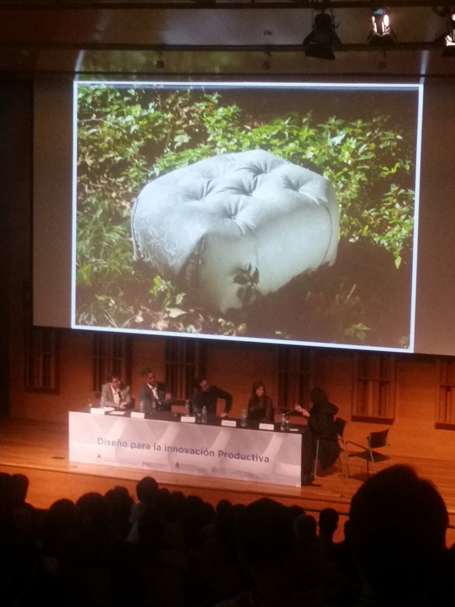 alfalala's tweet photo. Amor a Grupo bondi en la conferencia internacional de diseño. @bienal https://t.co/EA8UdTT8Ti