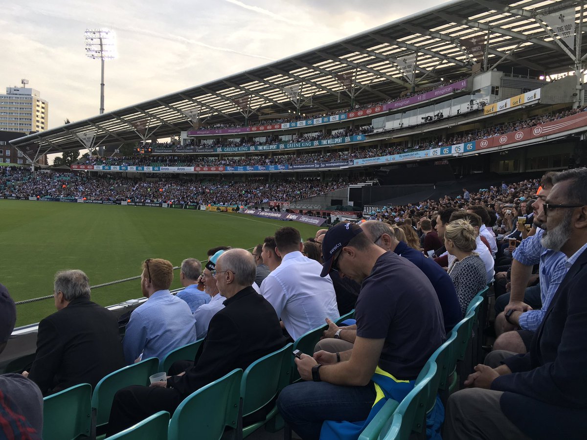 FionaAldridge's tweet photo. Lovin these free ticket for @KiaOvalEvents after #Intowork17. Slightly larger crowd this time https://t.co/thZwlkjJv9