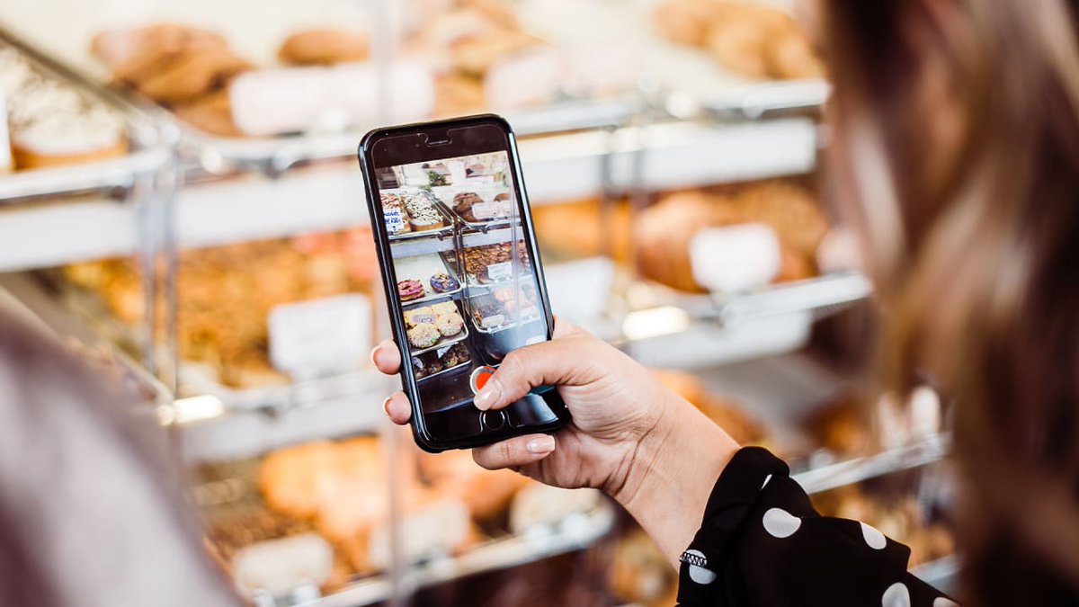 Present Ads tweet media