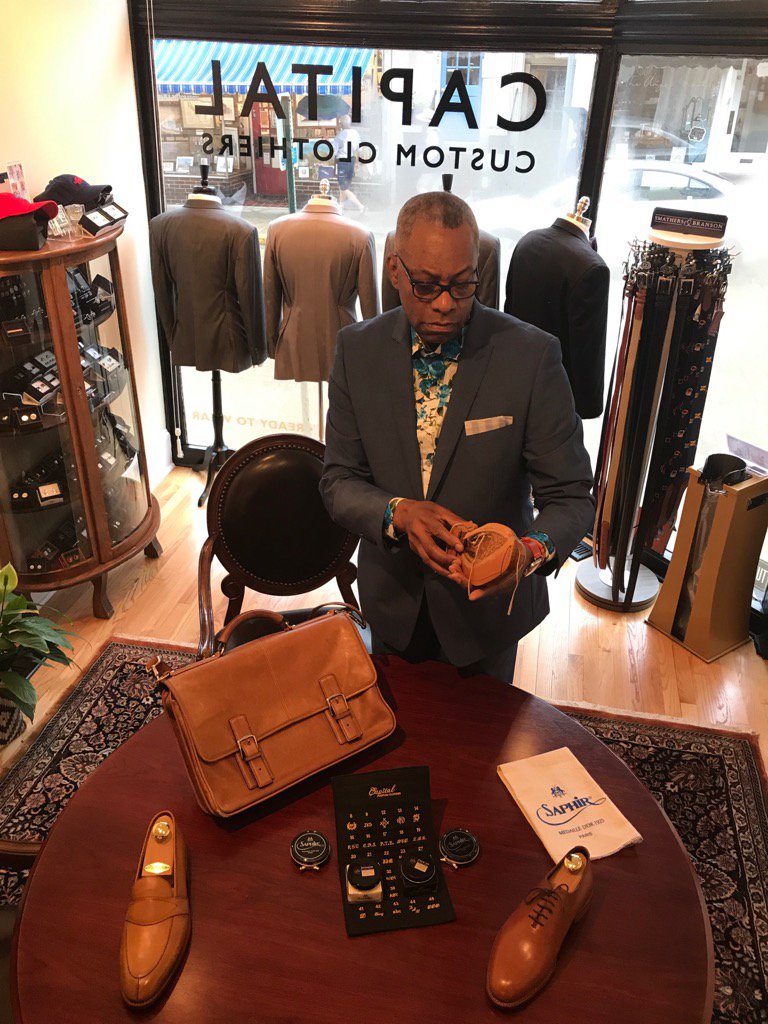 CelebBootblack's tweet photo. Celebrity Bootblack collaborates @Cap_Clothiers #Annapolis #MDStateHouse https://t.co/3IrEW7bEkM
