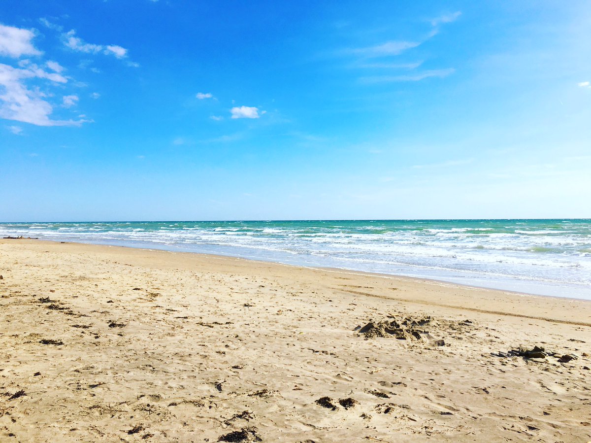 rebeccajoPT's tweet photo. @zannavandijk if you've got time/transport then make sure you head to Compton Beach and Tennyson Down this weekend 😎 #isleofwight https://t.co/FMq99XDUxI