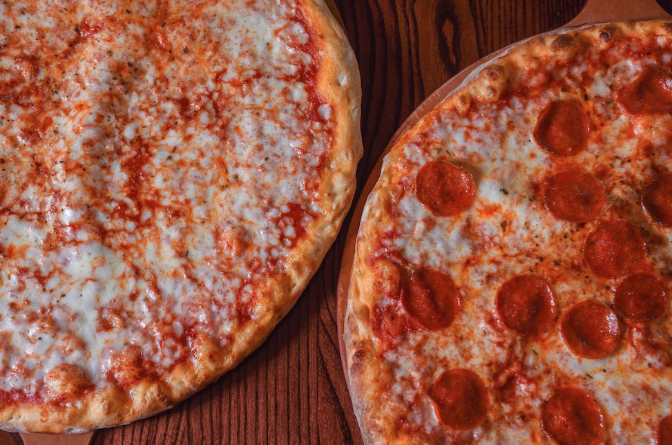 SalsDelray's tweet photo. Cheese🧀 or Pepperoni🍕? Whats your pick? https://t.co/Tmd5KR4Q0j
