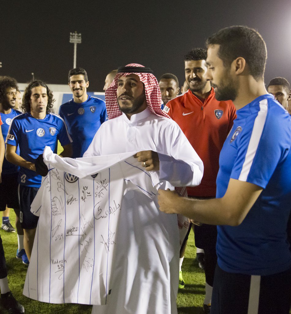 Bymxoiz2nw's tweet photo. أخبار فريق #الهلال الأول لكرة القدم ليوم الخميس 17 أغسطس 2017 م. 

https://t.co/uPyClkl67b …https://t.co/FRv0lKKwkj شحش