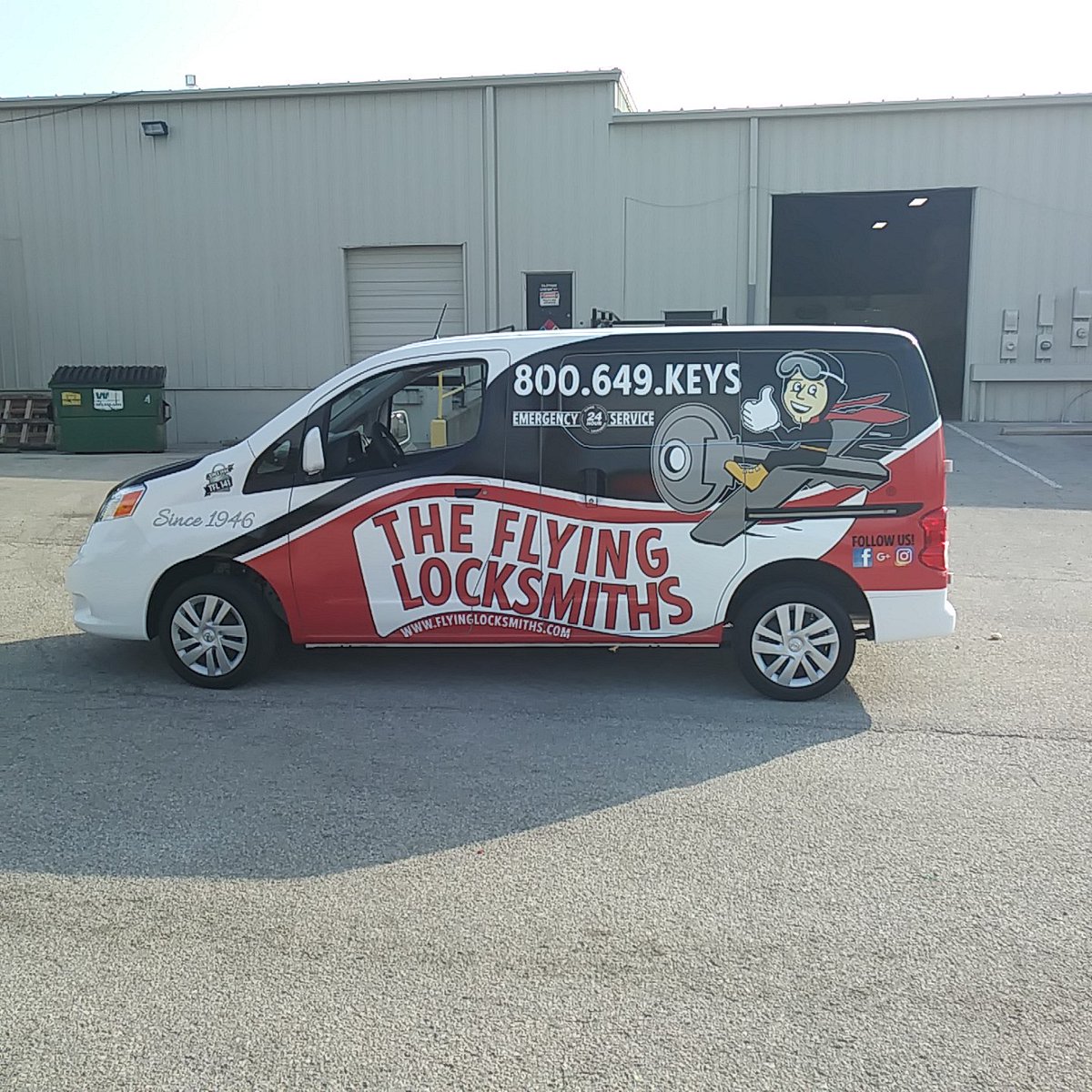 PremierDecal502's tweet photo. Partial wrap for @TheFlyingLoc01 #Partialwraps #wraps #fleetgraphics https://t.co/vZtU83FjuT