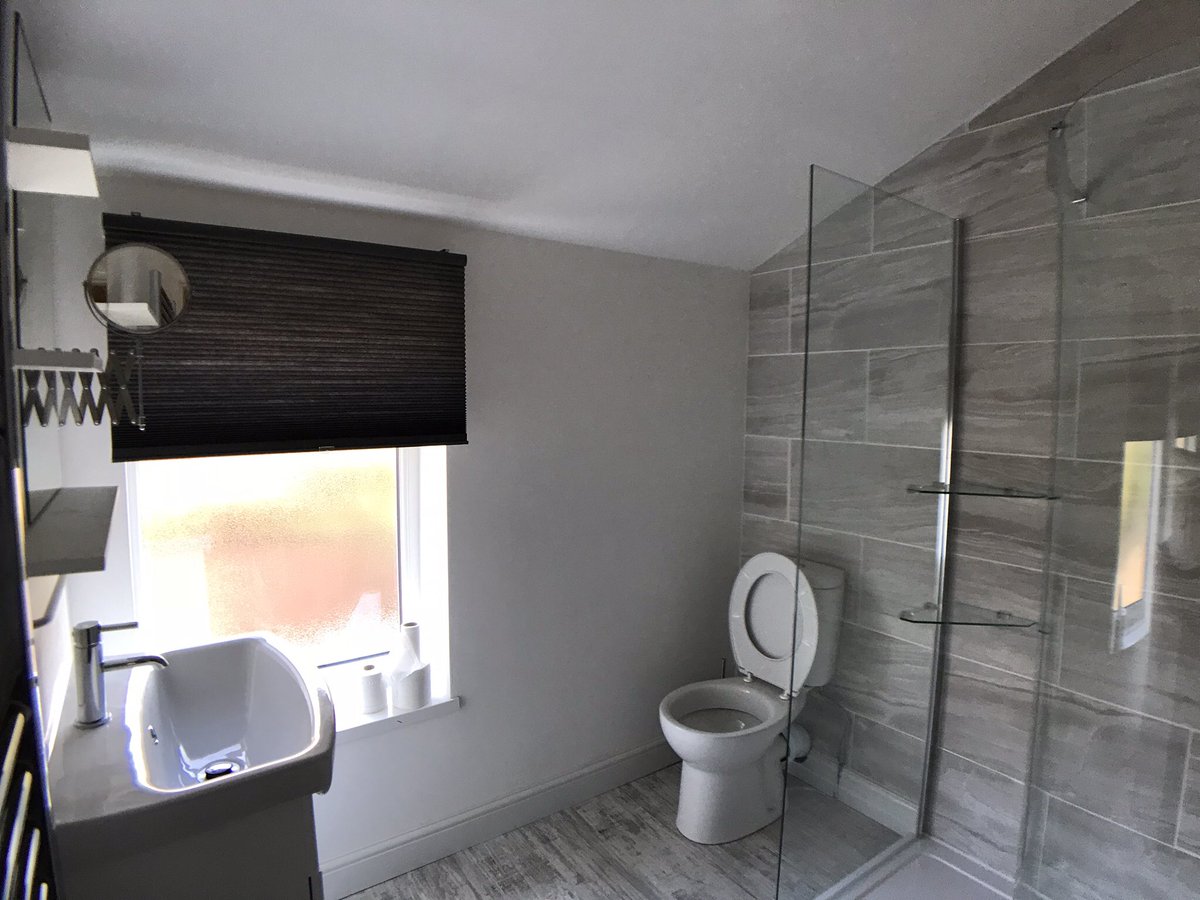 StudentHL's tweet image. Looking for Student Acommodation in Lincoln? Call our accommodation booking line on 01522 410 646!
#LincolnUni #UniversityofLincoln