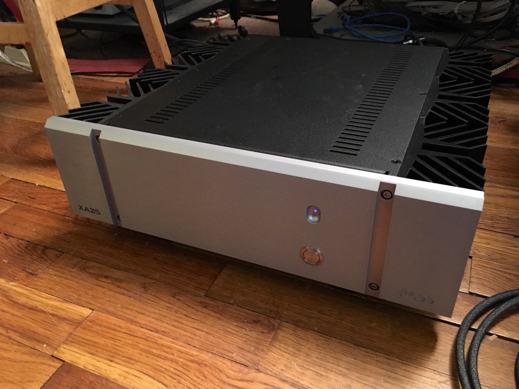 AudiophiliacMan's tweet image. The Pass Labs XA25 power amp is in the house!#MadeInAmerica #Sound #Audiophiles #audioporn