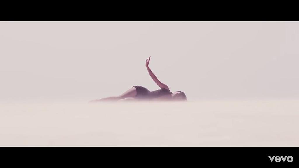 MatataGrace's tweet photo. "Sitaki kukosa,  dakika moja na wewe"
#DakikaMoja #NewMusic #NewVideo https://t.co/7SikXsrpSC