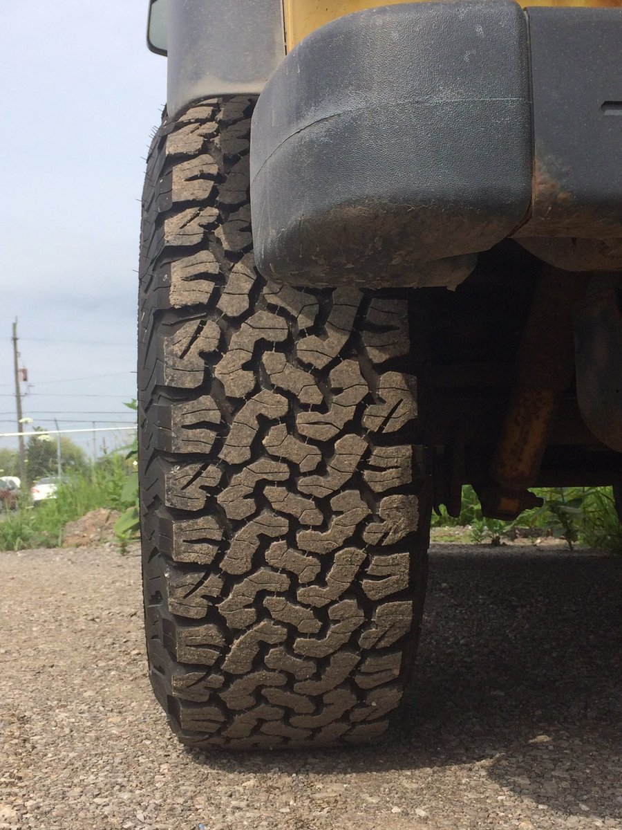 AllieVMarsh's tweet photo. Still lovin these @BFGoodrichCAN #K02 #tires #offroad #oldyellow #jeeplove https://t.co/JS9x3OwSgx