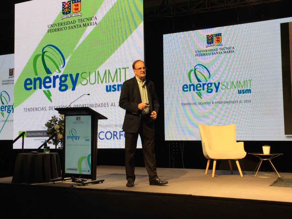 usantamaria's tweet image. Ahora! @GreggMaryniak en #EnergySummit #USM hablando de tendencias globales en el escenario energético mundial