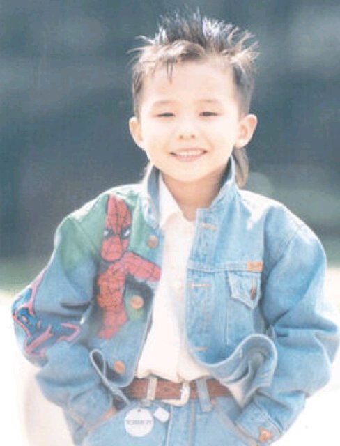 BIGBANGSQ's tweet photo. HAPPY BIRTHDAY KWON JI YONG 

@IBGDRGN 

May GOD bless you and your life bro. Always Healthy &amp; Be happy with us... 

VIP LOVE YOU https://t.co/2w4pi3IYVV