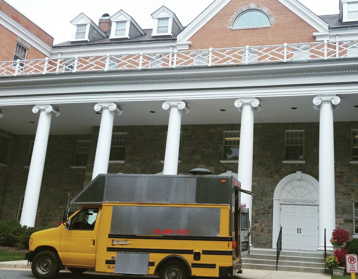 Serving lunch today at @FASEBopa . Here until 2pm. <a href="/MOCOfoodtrucks/">MOCOfoodtrucks</a> <a href="/NIH/">NIH</a>