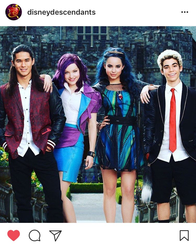 muumuu_d's tweet photo. I am looking forward to seeing you in Japan.
I like this movie very much！😍
I want to see it soon.

@DoveCameron @SofiaCarson @descendants https://t.co/FqZ98BJthy