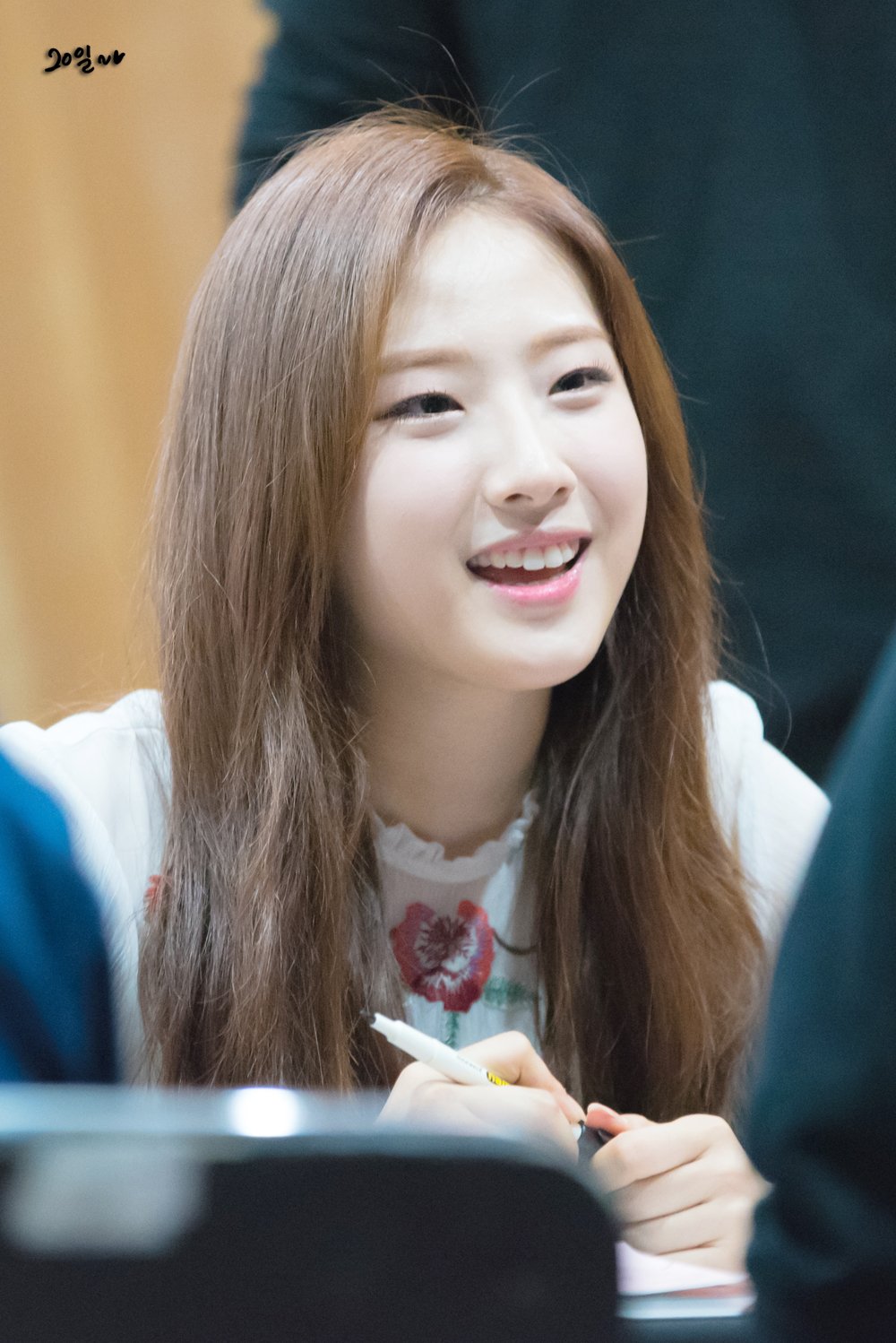 DHcOB9KUAAA2hXe.jpg:orig