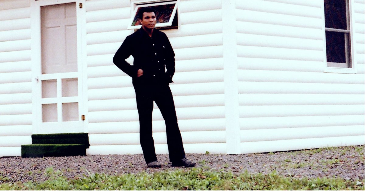 AliTheBook's tweet photo. He challenged us to think. The final episode of #ChasingAliPodcast covers the funeral and legacy of #MuhammadAli. https://t.co/XNpGFDRyoq https://t.co/0ryIoQzN3c