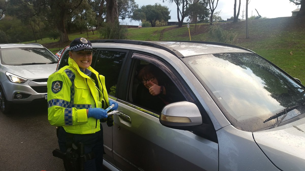 RoadPolicingWA's tweet photo. Nothing beats a good thumbs up for the work we do. #WATrafficPolice #DontDrinkAndDrive #WADriveSafe #BADBus4 https://t.co/PV6uKpqIeF