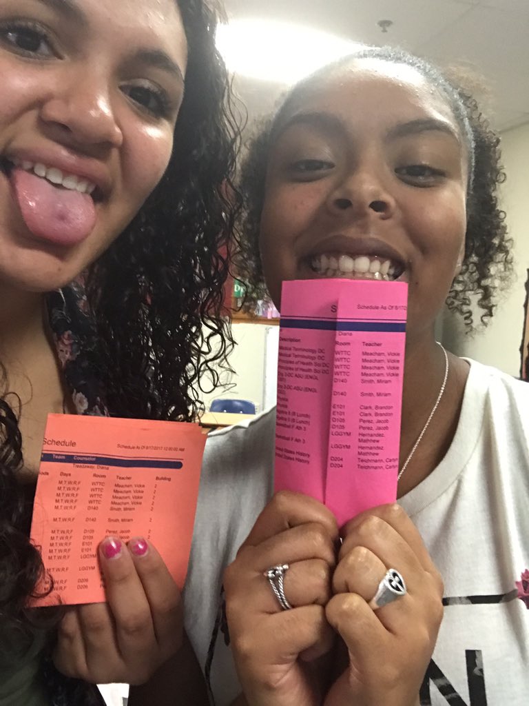 28gabyE's tweet photo. @MSMITHLVHS @MSMITHLVHS https://t.co/uz3wsQiRWD