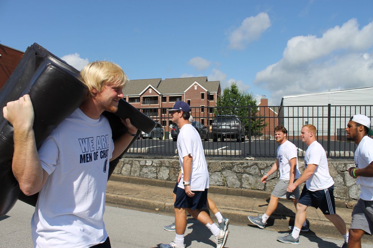 GoMocsFB's tweet photo. Helping all the #NewMocs get moved in today. It's a hot one out there! π₯π₯π‘ #UTCMoveIn https://t.co/jkAa4nvU2j