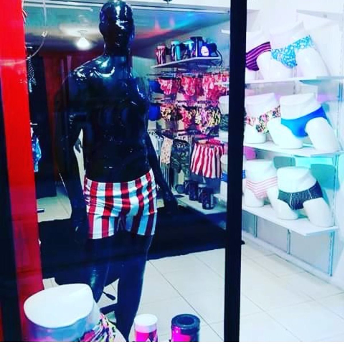 MIKYWERMITIENDA's tweet photo. Visita nuestra tienda @MIKYWERMITIENDA #moda #men #swimwear #underwear #jockstrap #luxurygay #bogotagay #colombiagay #luxuryfashion #gay https://t.co/WglqTutVBQ