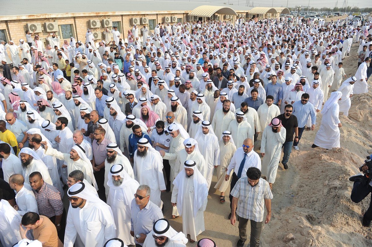 FanarNews's tweet photo. حضور شعبي ورسمي كبير في #الكويت لتشييع وأداء واجب العزاء بالشهيدين الشيخ وليد العلي والشيخ فهد الحسيني . https://t.co/DR6sAvqycr