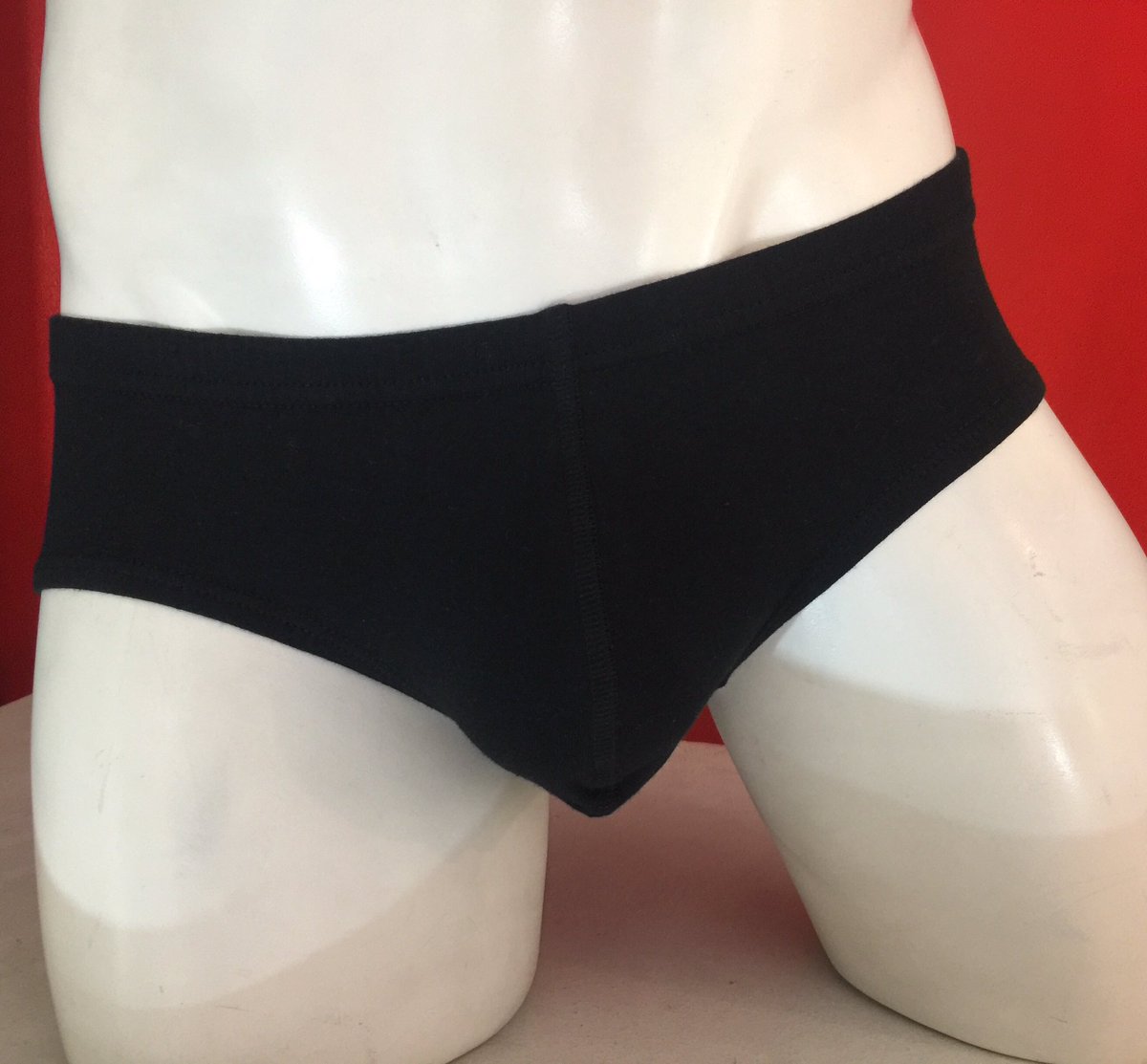 MIKYWERMITIENDA's tweet photo. Visita nuestra tienda @MIKYWERMITIENDA #moda #men #swimwear #underwear #jockstrap #luxurygay #bogotagay #colombiagay #luxuryfashion #gay https://t.co/ZDMlYYnyIi