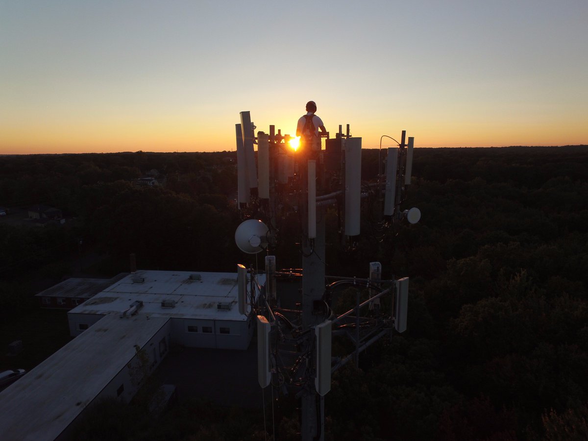SenteniaSystems's tweet image. Drone photos for the win! Amazing shot of our tower crew. #throwbackthursday #towerclimber #sentenia